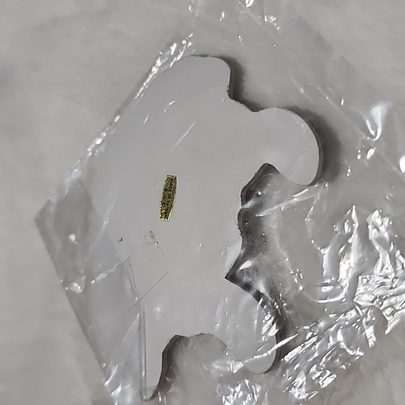 NEW IN PACKAGES ASSORTMENT BUNDLE. - Picture 7 of 9